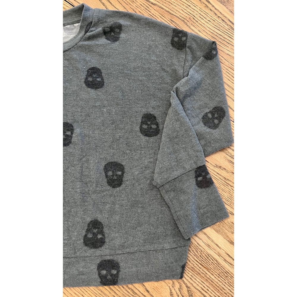 NWT Pink Rose Womens XL Grey Skull Print Hacci Knit Pullover Sweater - Picture 2 of 6